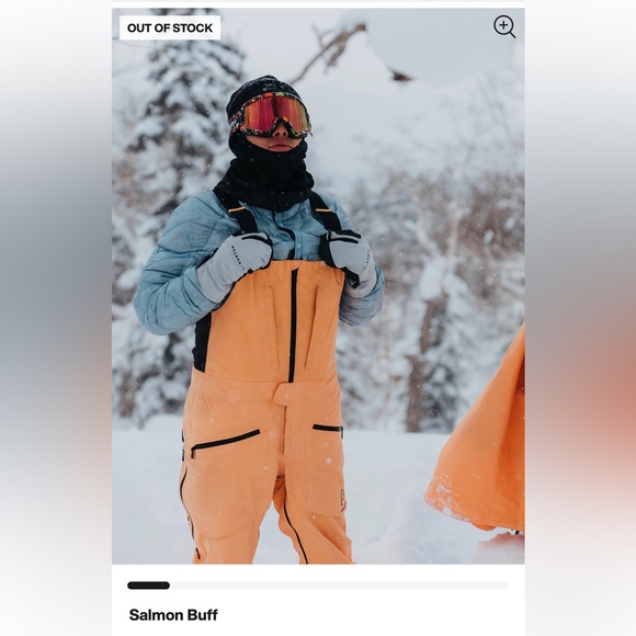 Jacket:Burton AK Hover Gore-Tex 3L jacket
Pant:Burton Freebird Gore-Tex 3L pants - Picture 3 of 5